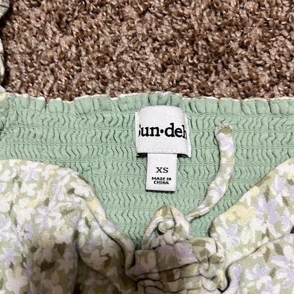 Aritzia blouse - Picture 2 of 2